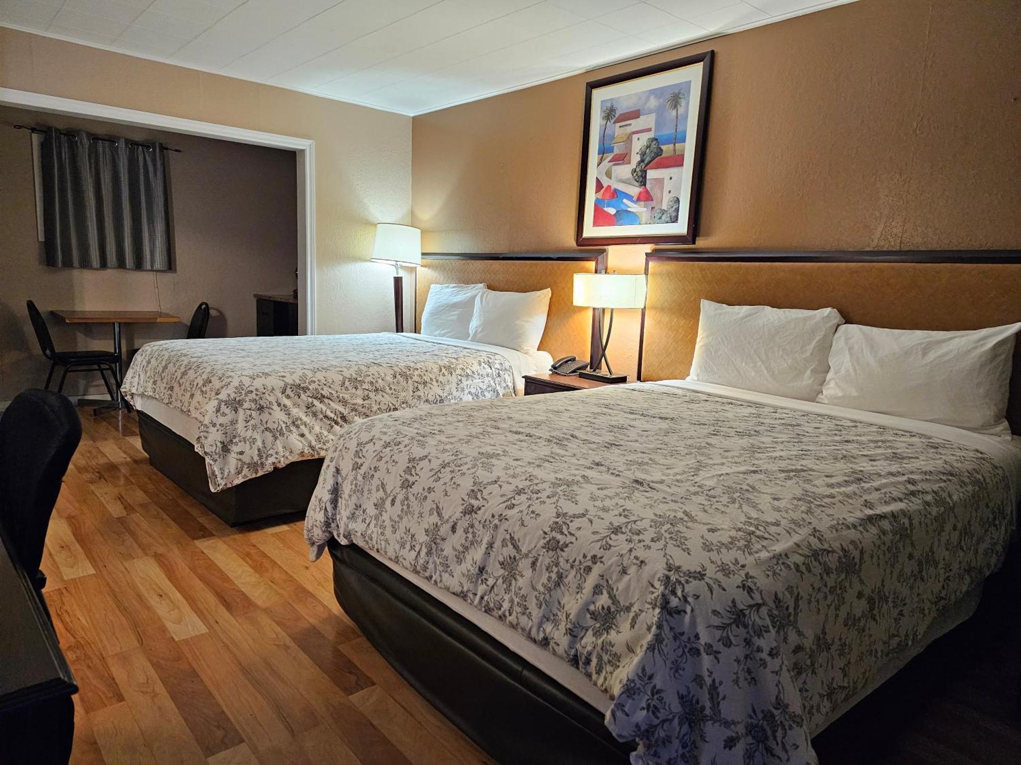 Parkway Motel & European Lodges Pincher Creek Eksteriør bilde
