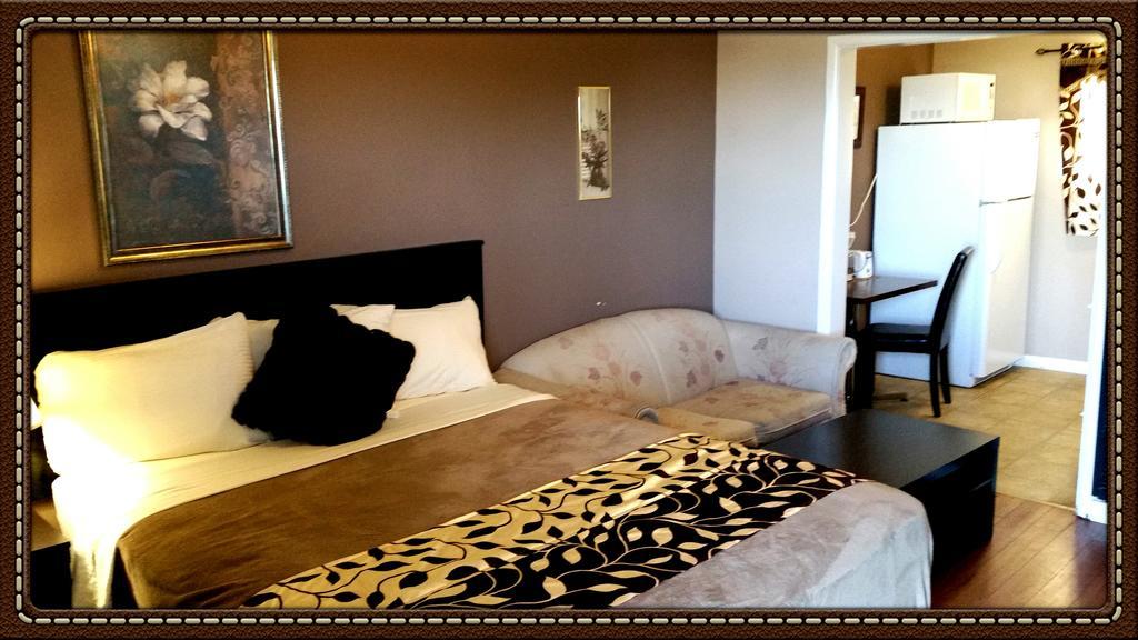 Parkway Motel & European Lodges Pincher Creek Eksteriør bilde