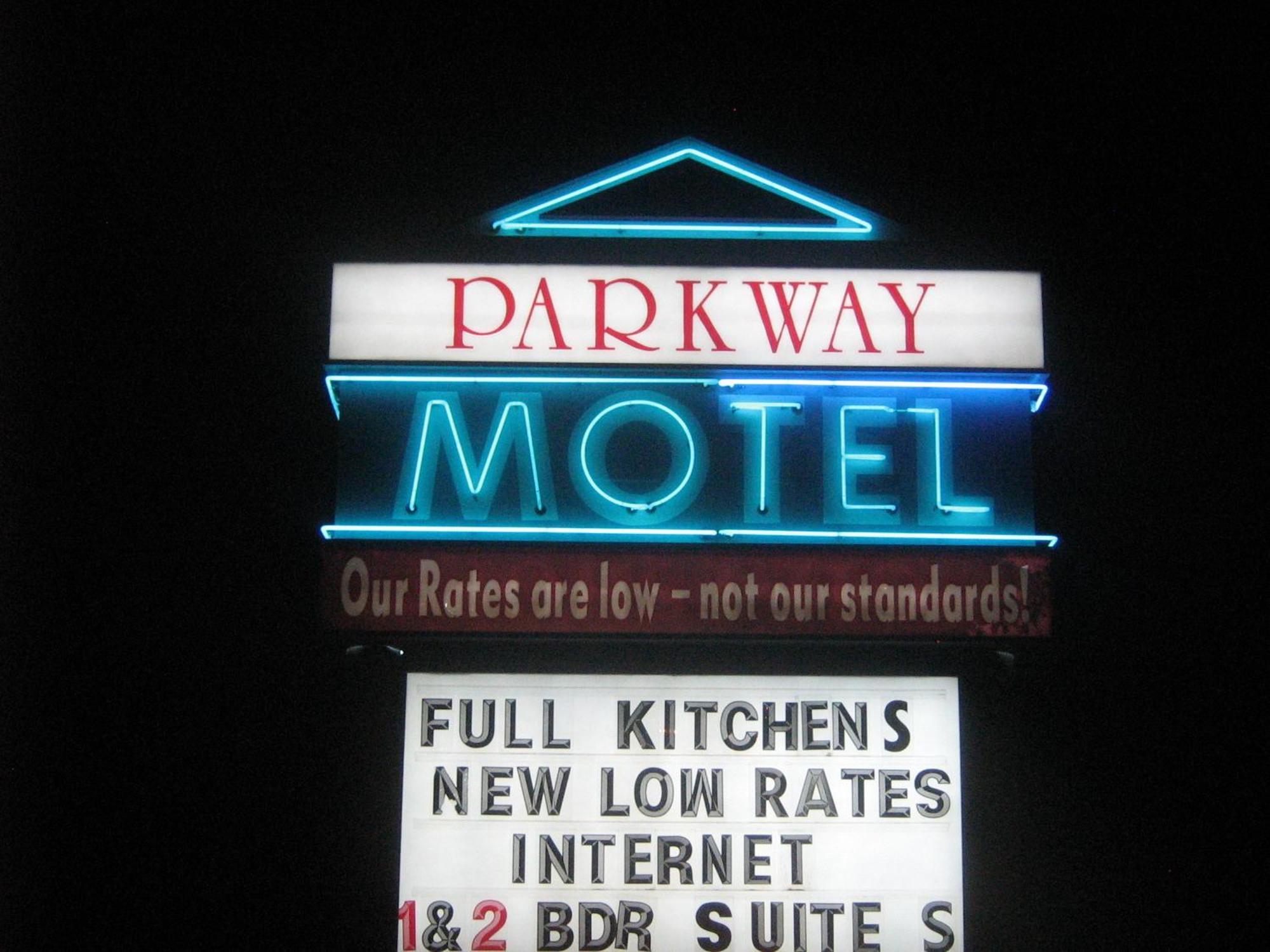 Parkway Motel & European Lodges Pincher Creek Eksteriør bilde