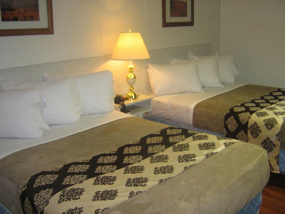 Parkway Motel & European Lodges Pincher Creek Eksteriør bilde